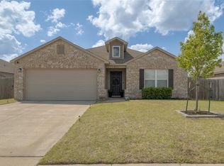 303 Waterside Dr, Newcastle, OK 73065