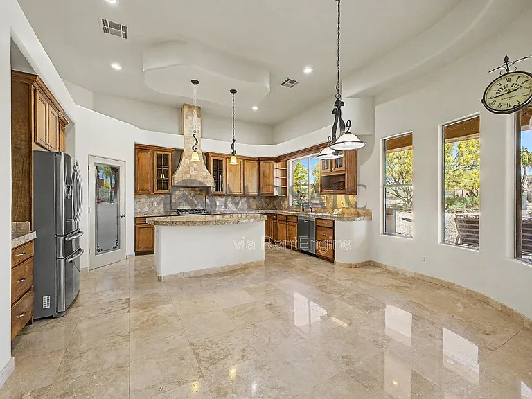 14006 E Mark Ln — Photo 11