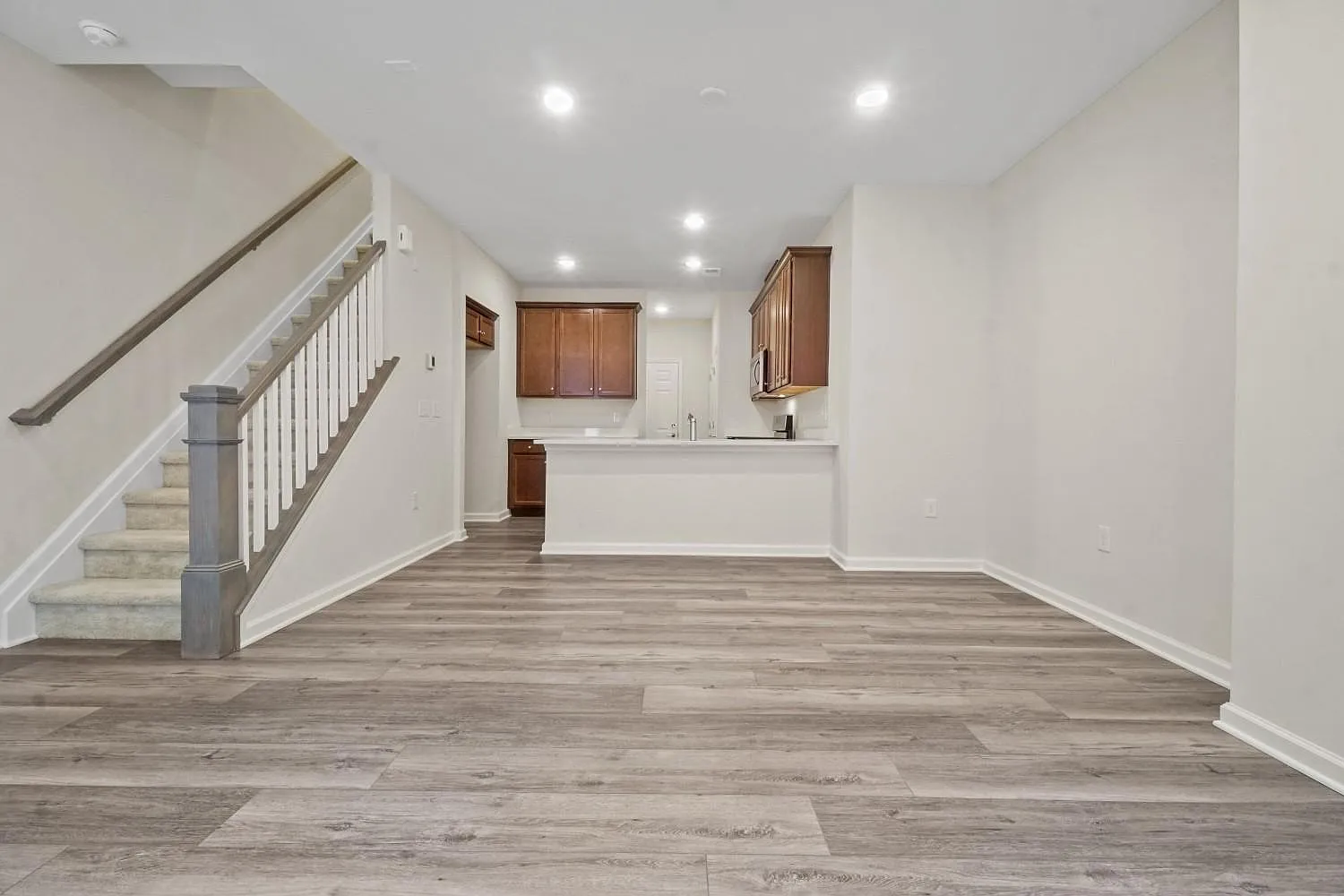 2 bed, 1004 sqft, $3,200 — Photo 3