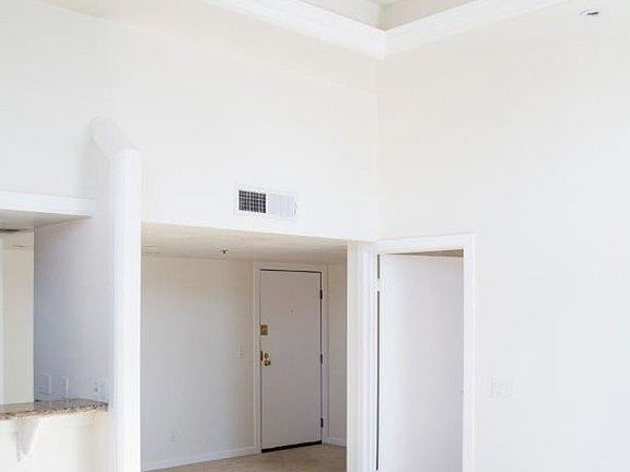 5th image of 511 S Carondelet St APT 401