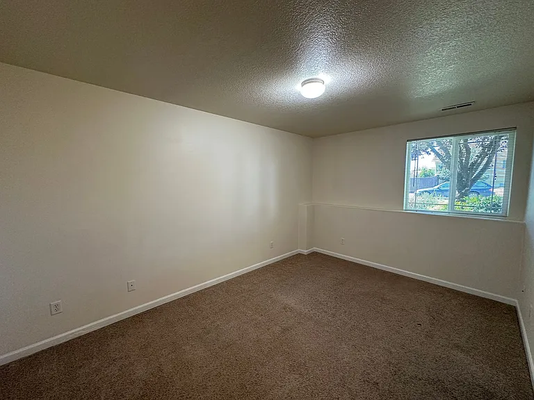 3324 Mia St NE — Photo 3