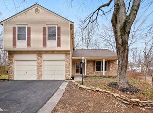 7594 Woodstown Dr, Springfield, VA 22153