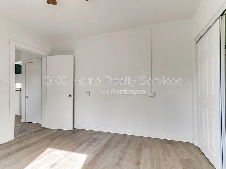 1812 W Noble Ave — Photo 21