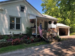 1551 N Lyndonville Rd, Lyndonville, NY 14098