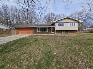 777 Oakridge Dr, Saint Joseph, MI 49085