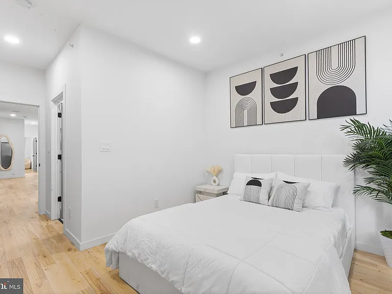 647 N 41st St #C — Photo 10