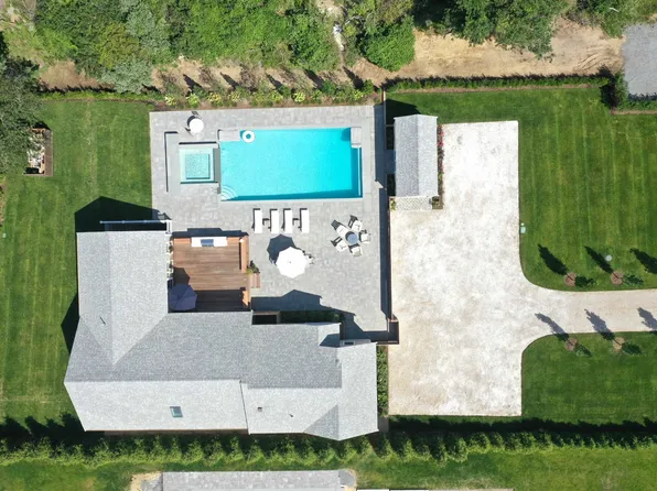 4 Bittersweet Ln, Nantucket, MA 02554