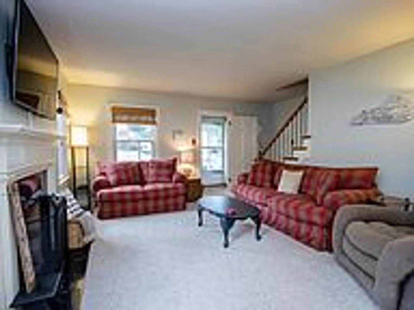 4 bedroom 2 bath — Photo 3