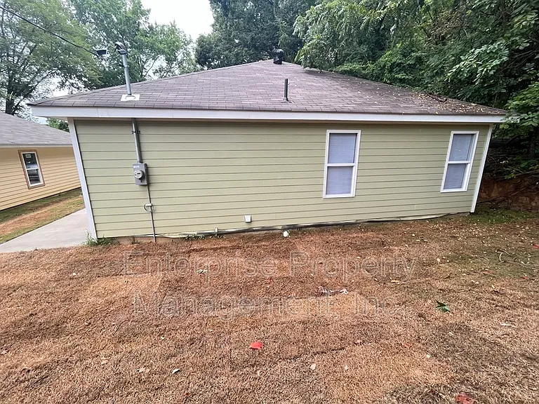 2645 Mirror Ave — Photo 25