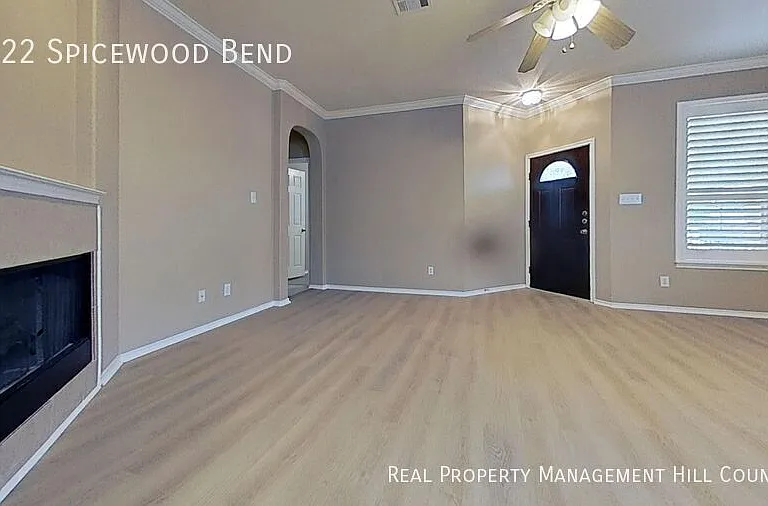 8522 Spicewood Bnd — Photo 4
