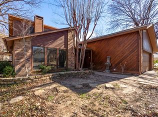 5417 Parliament Dr, Arlington, TX 76017