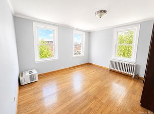 21734 Hempstead Ave, Queens Village, NY 11429