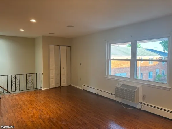 54 Knox Ter BLDG 54 #2A, Wayne Twp., NJ 07470