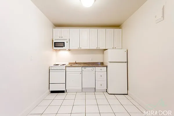 Rented by Mirador Real Estate | media 23