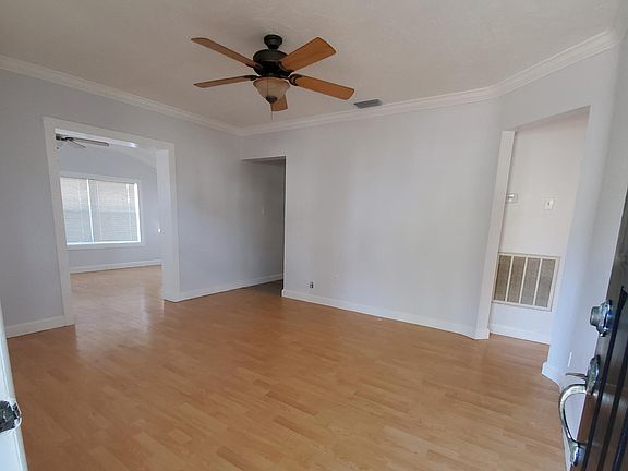 3rd image of 3602 W Paxton Ave