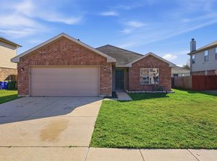 108 Thoroughbred Dr, Krum, TX 76249