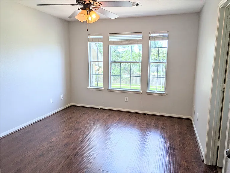 2716 Park Falls Dr — Photo 15