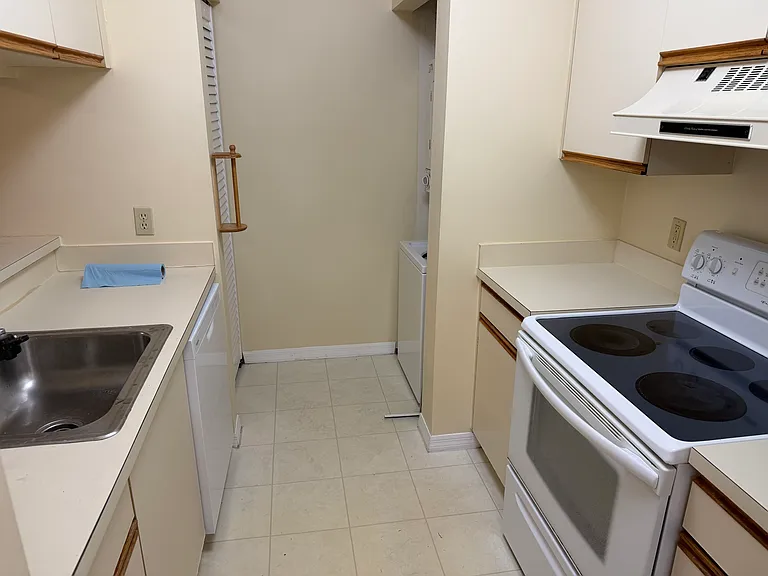 6533 SE Federal Hwy #102 — Photo 7