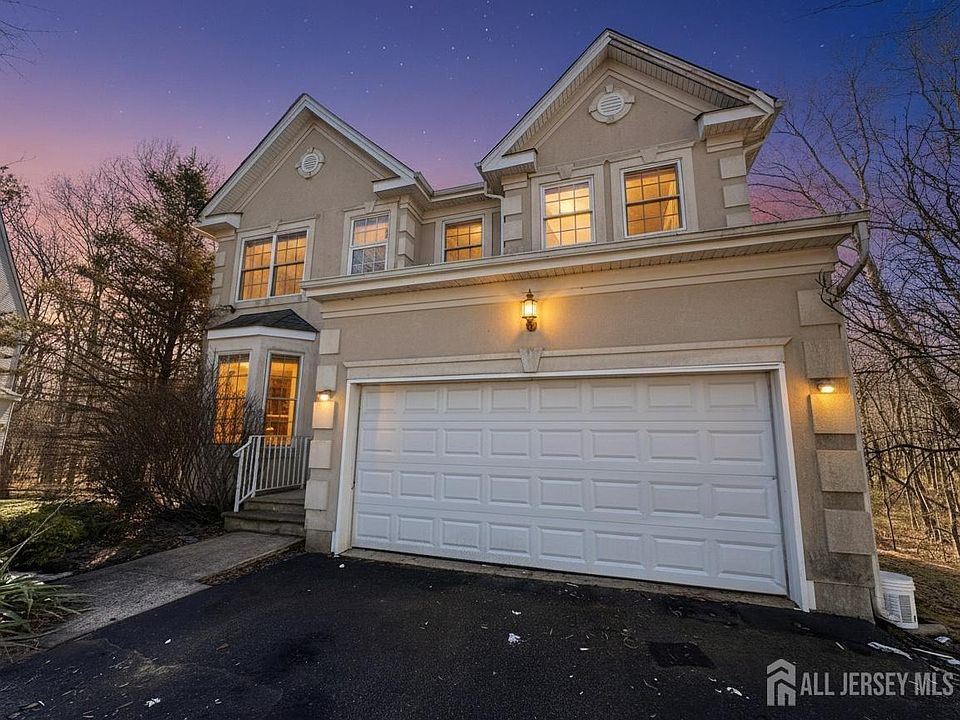 1st image of 37 Walden Ct