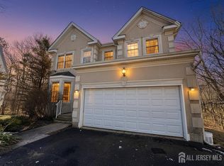 37 Walden Ct, Old Bridge, NJ