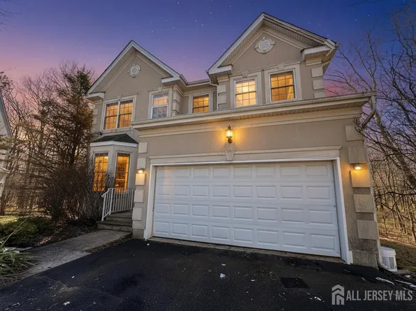 37 Walden Ct, Old Bridge, NJ 08857