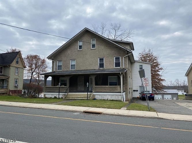 1st image of 44 Hamburg Ave