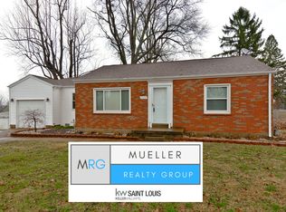 1033 Duberry Ln, Saint Louis, MO 63138