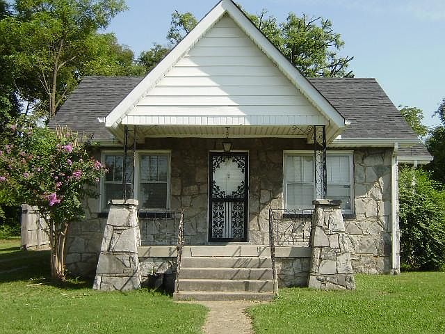 1st image of 2530 Park Dr