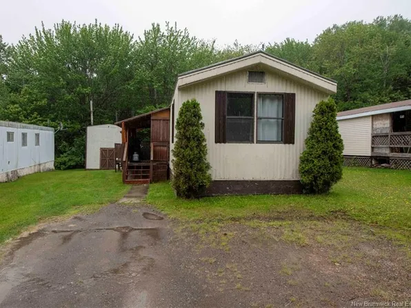 19 Birch Grove Rd, Coverdale, NB E1J 1M2