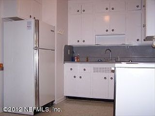 3rd image of 904 Patricia Ln