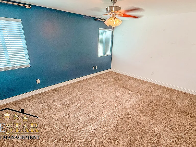 808 Hewlett St — Photo 22