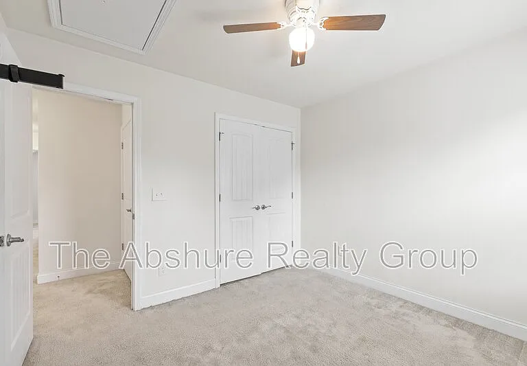 404 Avery Glenn Way — Photo 30