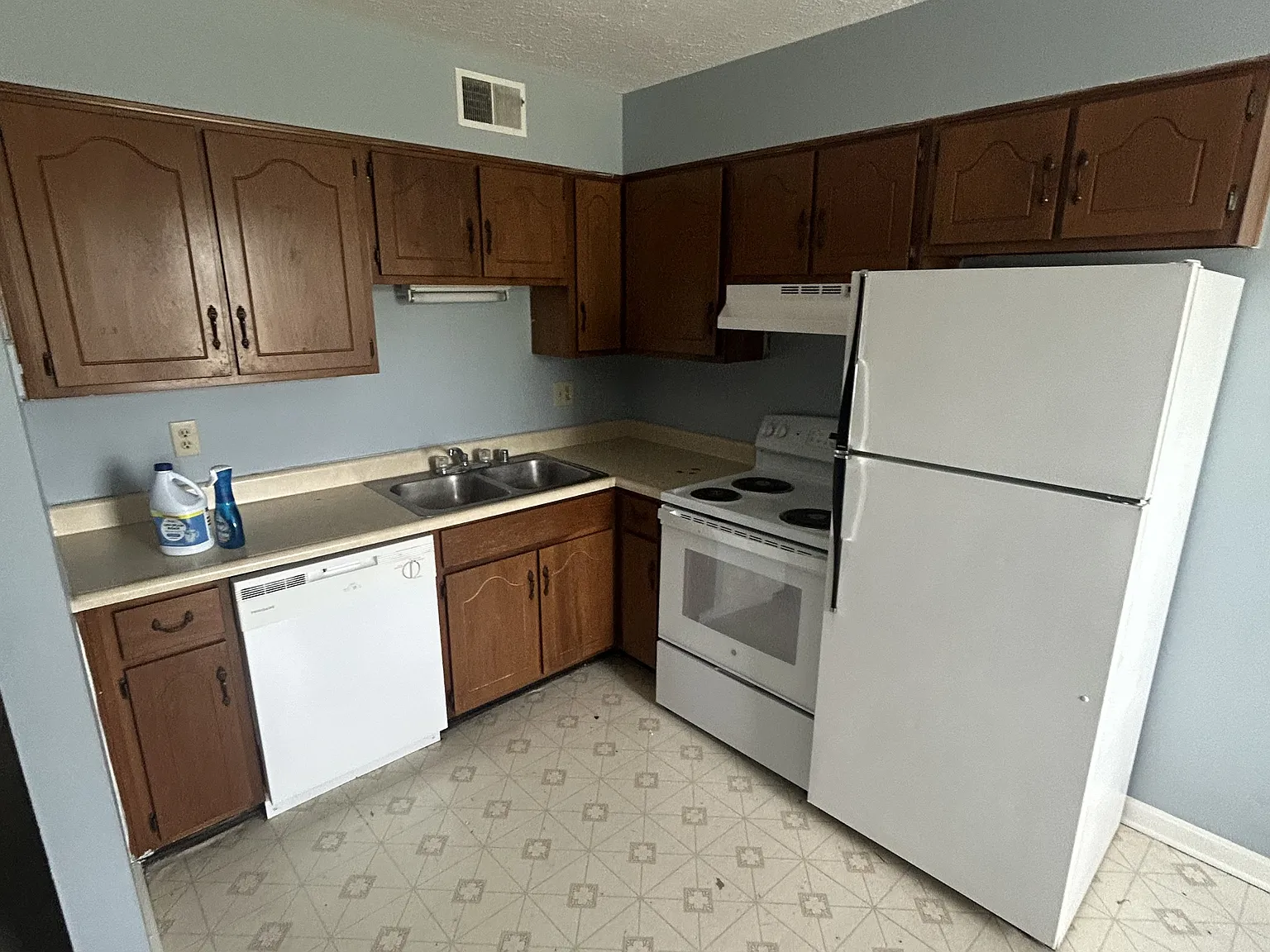 730 E Lincoln Trail - Unit 5 — Photo 2