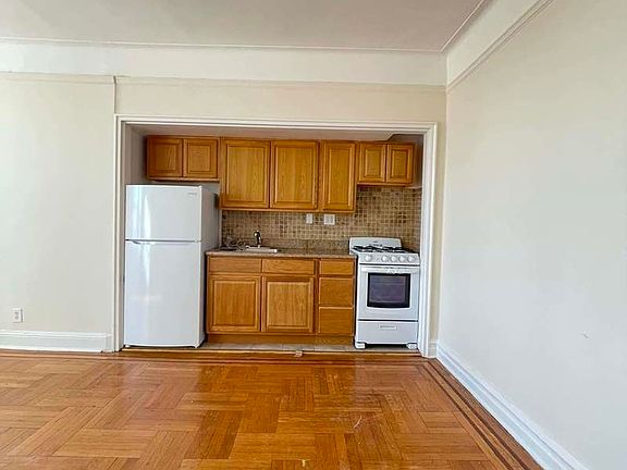 2nd image of 8615 Fort Hamilton Pkwy APT B53