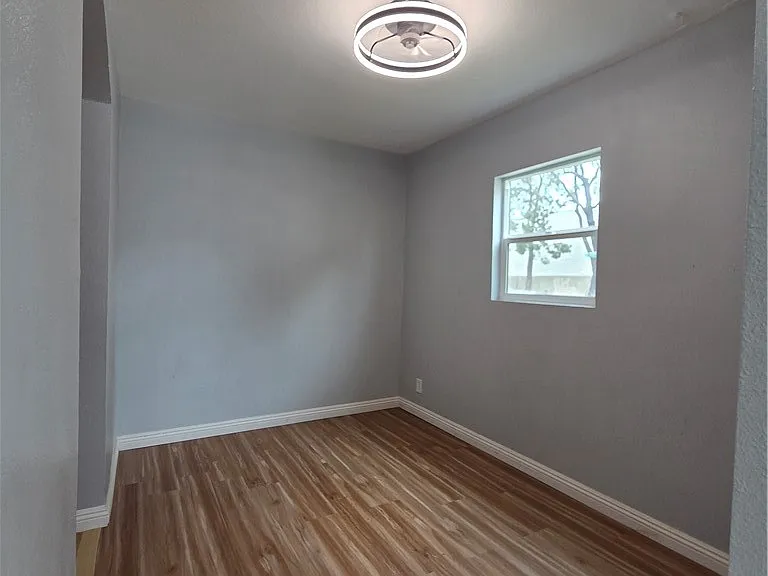 5102 Lindsey Ave — Photo 3