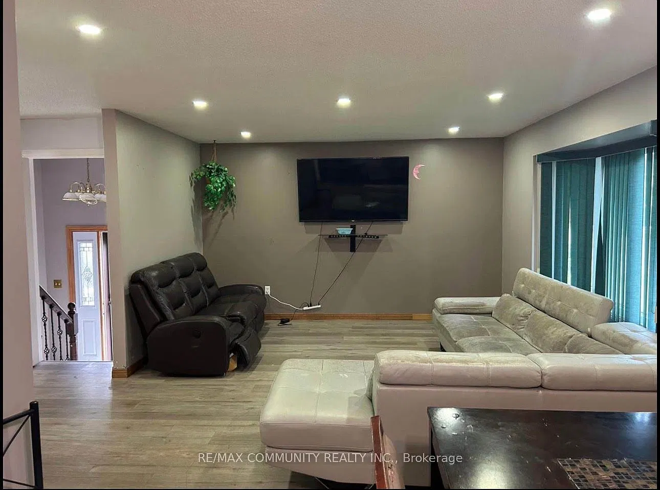 3 bed, $2,400 — Photo 4