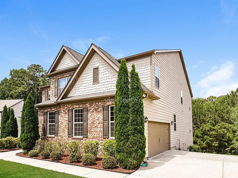 3738 Valley Spring Dr — Photo 2
