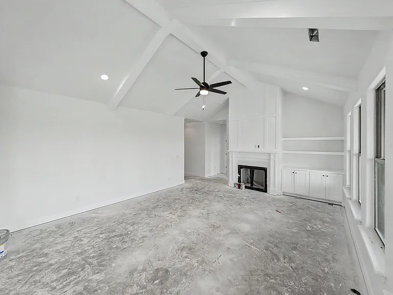 7767 Scenic Valley Ave — Photo 3