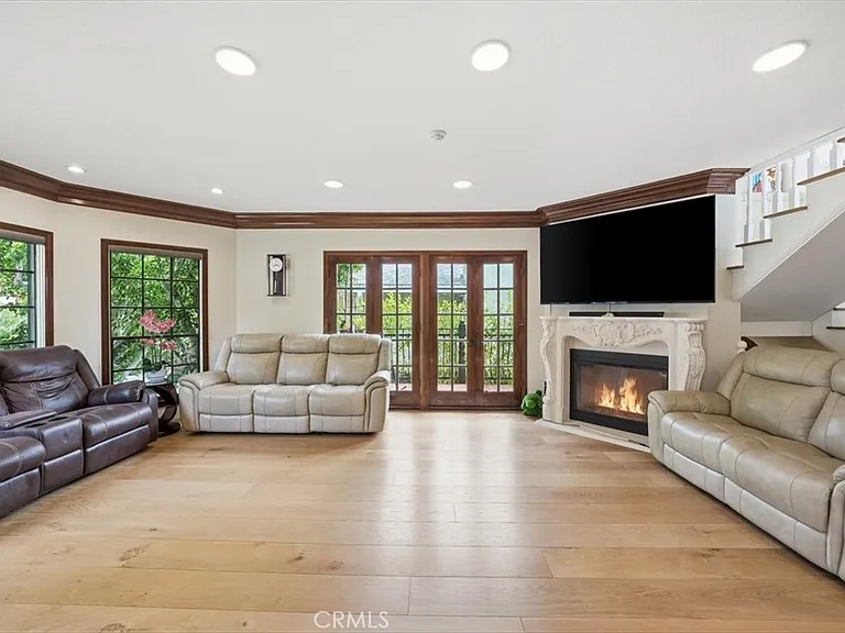 227 S Irena Ave — Photo 12