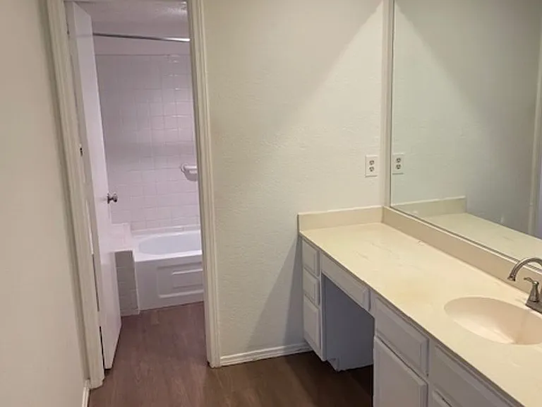 1106 Brighton Dr #C — Photo 7