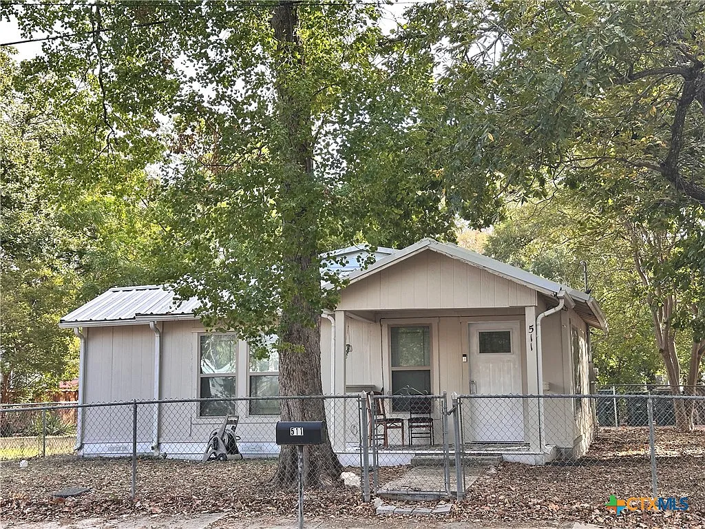 Building Photo - 511 McKie St