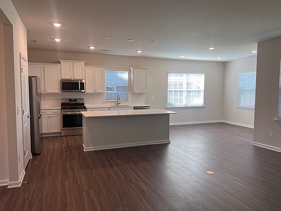 3rd image of 208 White Apple Way