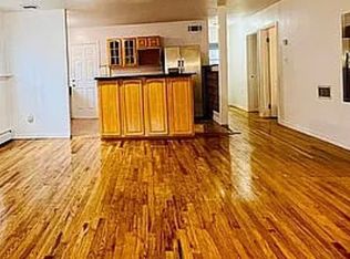 56-40 E Hampton Blvd #1, Oakland Gardens, NY 11364