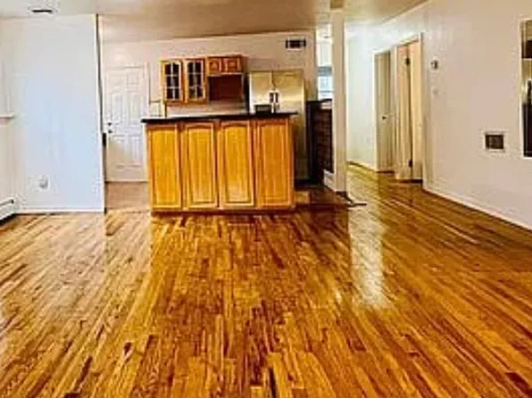 56-40 E Hampton Blvd #1, Oakland Gardens, NY 11364