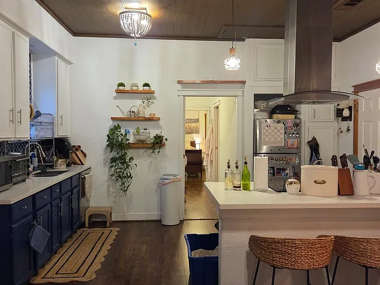 4124 Avenue M 1/2 — Photo 9