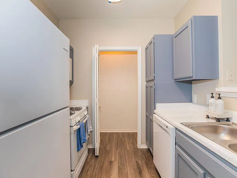 1401 S Aw Grimes Blvd — Photo 40