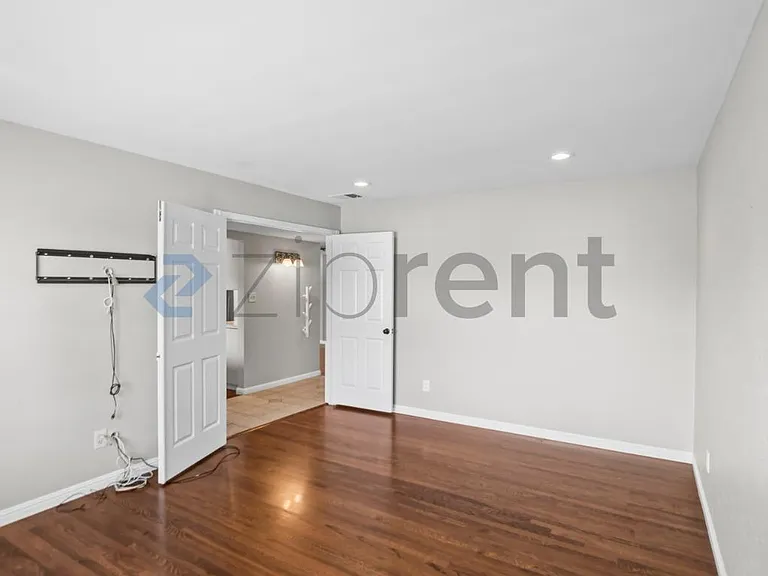 6225 Hokett Way — Photo 7