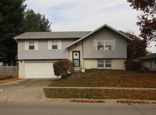 2220 N 5th Ave E, Newton, IA 50208