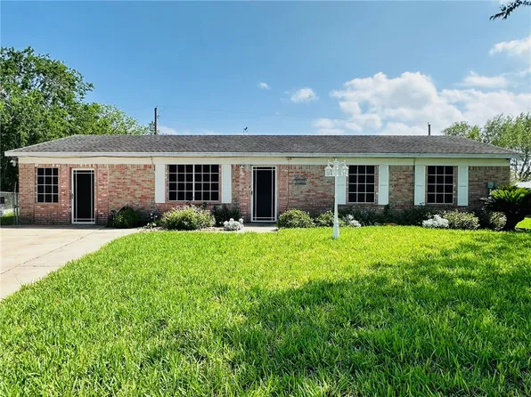 1002 Gillette St, Kingsville, TX 78363