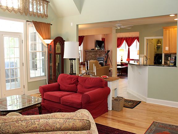 4th image of 22707 Persimmon Ln